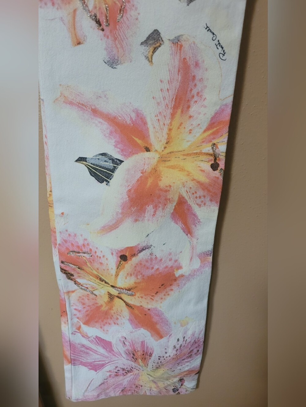 Roberto Cavalli Vintage White Jeans with Pink & Orange Floral Print - Picture 5 of 7